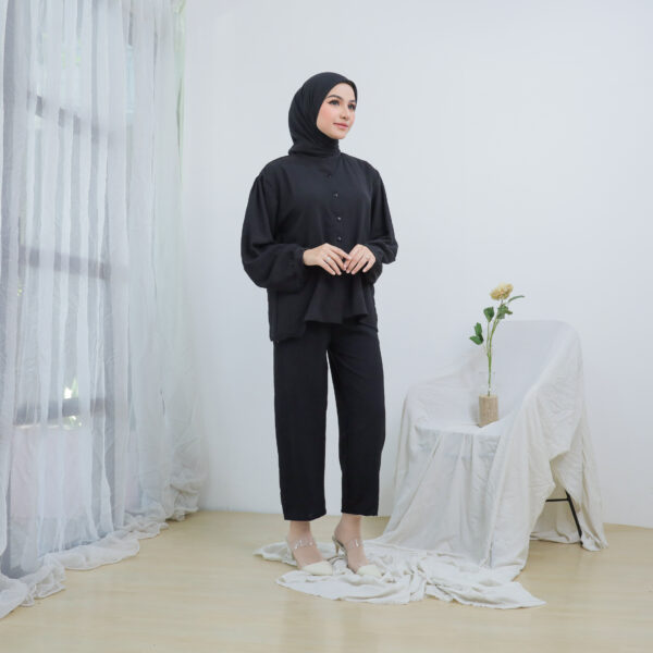 Kemeja Wanita Casual Modern Solo